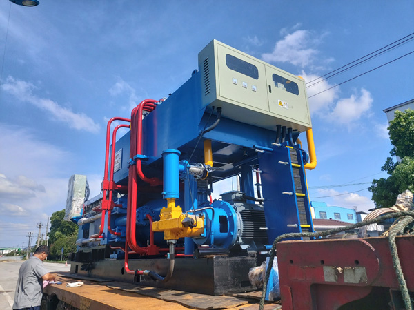 660噸擠反鎖緊擠壓機(jī)